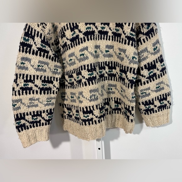 URUHA Artesania Andean Wool Sweater – Hand Knit Ecuador Crewneck fishmetman - Picture 4 of 8